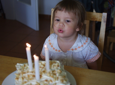 Ester m&aacute; narozeniny.