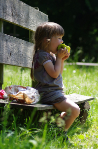 D&aacute;ma s jablkem.