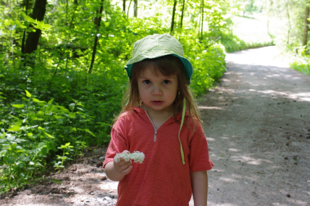 Ester na&scaron;la kytičku.