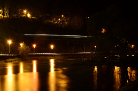 Pos&aacute;zavsk&yacute; pacifik v noci.