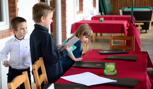 Př&iacute;pravy na oslavu.