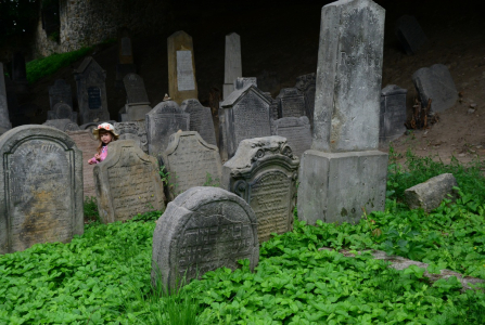 Židovsk&yacute; hřbitov v Turnově je určitě zaj&iacute;mav&yacute;!