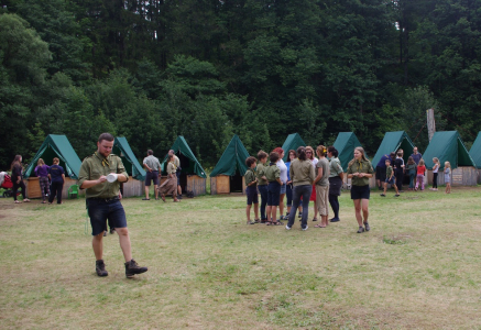 Př&iacute;prava na n&aacute;stup, ř&iacute;d&iacute; to tento n&aacute;čeln&iacute;k.