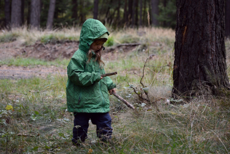 Ťuk&aacute;n&iacute; klac&iacute;ky je obl&iacute;ben&aacute; z&aacute;bava.