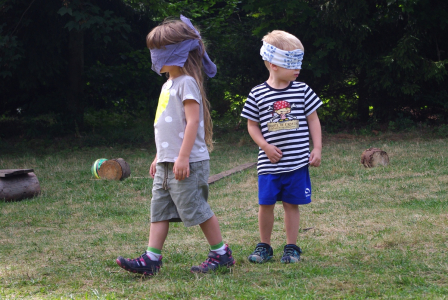 Orientace podle sluchu.