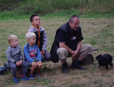 Buřt&iacute;kov&yacute; oheň.