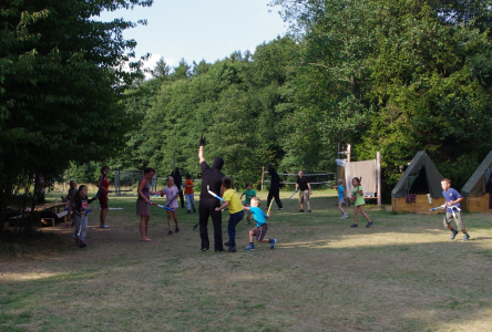 Posledn&iacute; &uacute;tok ninjů na t&aacute;bor.