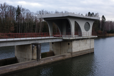Přehrada Trn&aacute;vka.