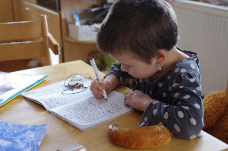 Esterka p&iacute;&scaron;e.