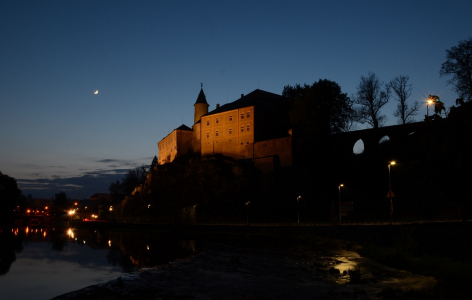 Ledečsk&yacute; hrad v noci.