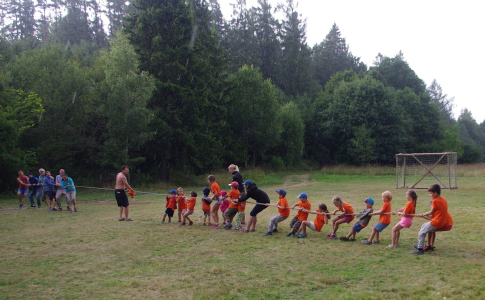 Přetahov&aacute;n&iacute; v de&scaron;ti.