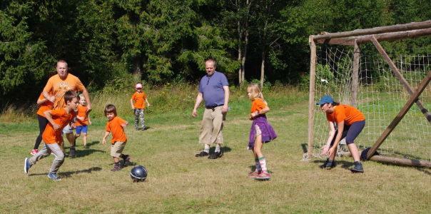 Tobi jde na br&aacute;nu.