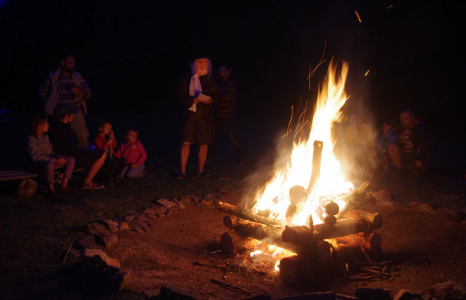 Z&aacute;věrečn&yacute; t&aacute;bor&aacute;k. Posledn&iacute; noc, kterou jsem str&aacute;vil pokecem s t&aacute;tou.