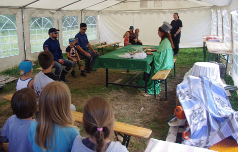 Dal&scaron;&iacute; obviněn&yacute;, jde to rychle.