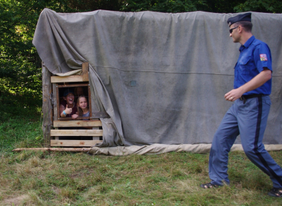 Děti jsou pod z&aacute;mkem.