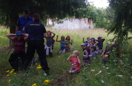 Ček&aacute;n&iacute; na odchod.