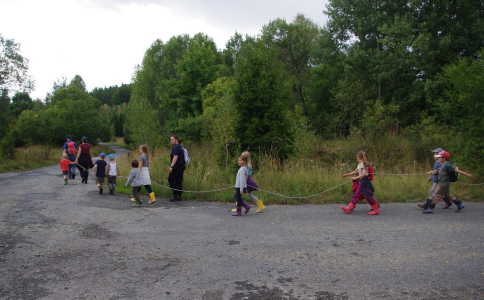 Eskorta do t&aacute;bora.