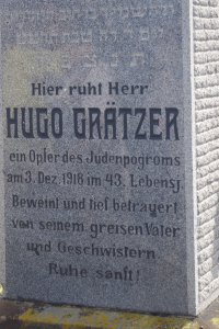 Hrob Hugo Gratzera v Hole&scaron;ově.