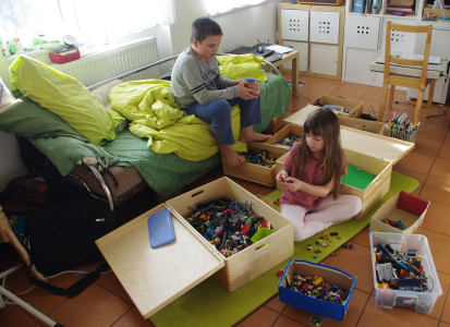 Trpasl&iacute;ci si hraj&iacute; s Legem.