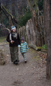 Mark&eacute;tka s &Scaron;imonkem se proch&aacute;zej&iacute;.