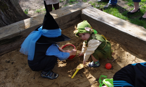 p&iacute;sek je velk&eacute; l&aacute;kadlo pro na&scaron;e kluky i na maj&aacute;lesu