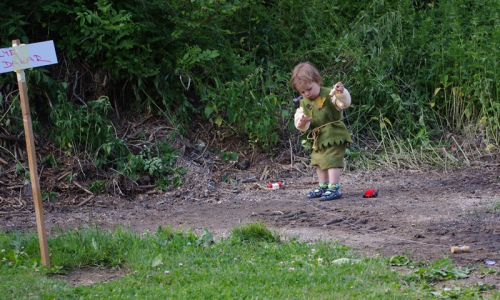 Maťoch si &scaron;el hr&aacute;t s aut&iacute;čky na rallye