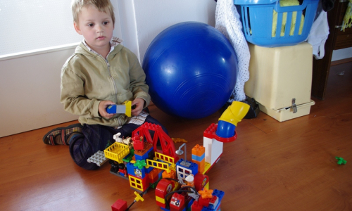 jedna z &Scaron;imonkov&yacute;ch megastaveb, asi elektr&aacute;rna