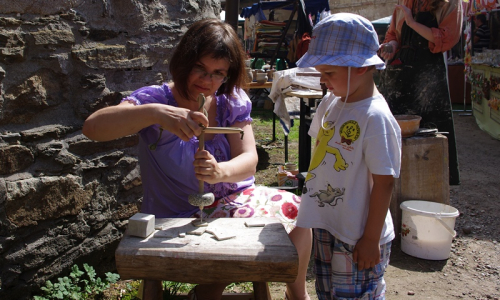 kam&iacute;nky je možno i vrtat t&iacute;mto ručn&iacute;m vrt&aacute;čkem