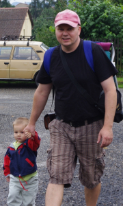 Matěj a tat&iacute;nek vyr&aacute;žej&iacute; do Hradce.