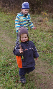 Matěj na&scaron;el &scaron;i&scaron;ku a ned&aacute; ji z ruky, dokud neobjev&iacute; něco jin&eacute;ho.