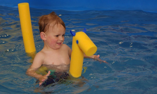 01-simon-na-koniku-bez-drzeni