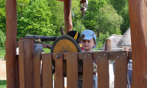 06-simonek-za-kormidlem