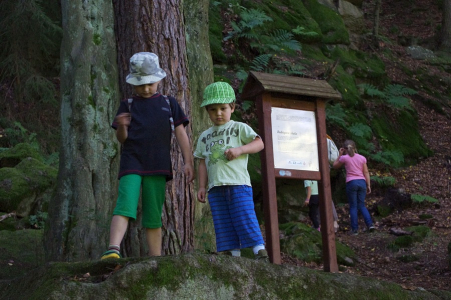 Kluci u Rodrigovy sk&aacute;ly.