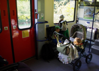 Cesta vl&aacute;čkem je stejně lep&scaron;&iacute; než autem.