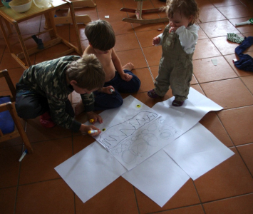 T&eacute;měř společn&eacute; d&iacute;lo, &Scaron;imon dokresluje detaily a Ester to zadup&aacute;v&aacute;.