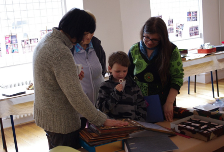 Pov&iacute;d&aacute;me si u na&scaron;&iacute; sem&iacute;nkov&eacute; knihy.