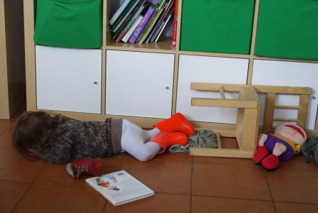 Ester konečně usnula.