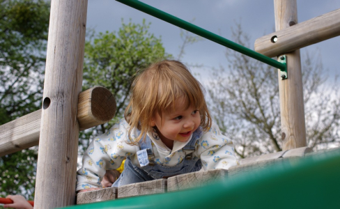 Ester na prol&eacute;začce, vylezla sama!