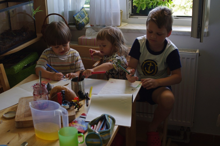 V tvůrč&iacute;m z&aacute;palu.