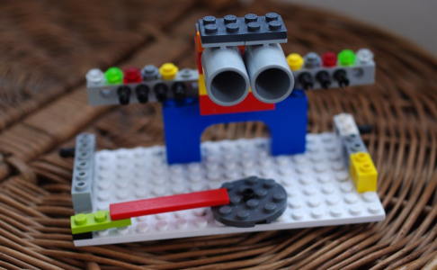 &Scaron;imon postavil stroj na hudbu.