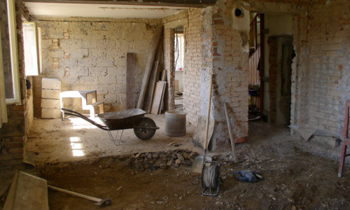 om&iacute;tka je pryč, je&scaron;tě přijde sundat r&aacute;kosov&yacute; strop