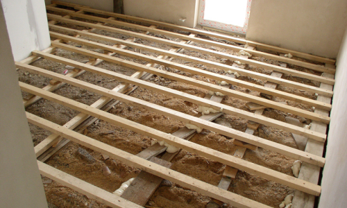 podlahu v patře vol&iacute;me co nejlehč&iacute;