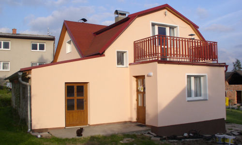 v domě už rok bydl&iacute;me, ale až teď je hotovo